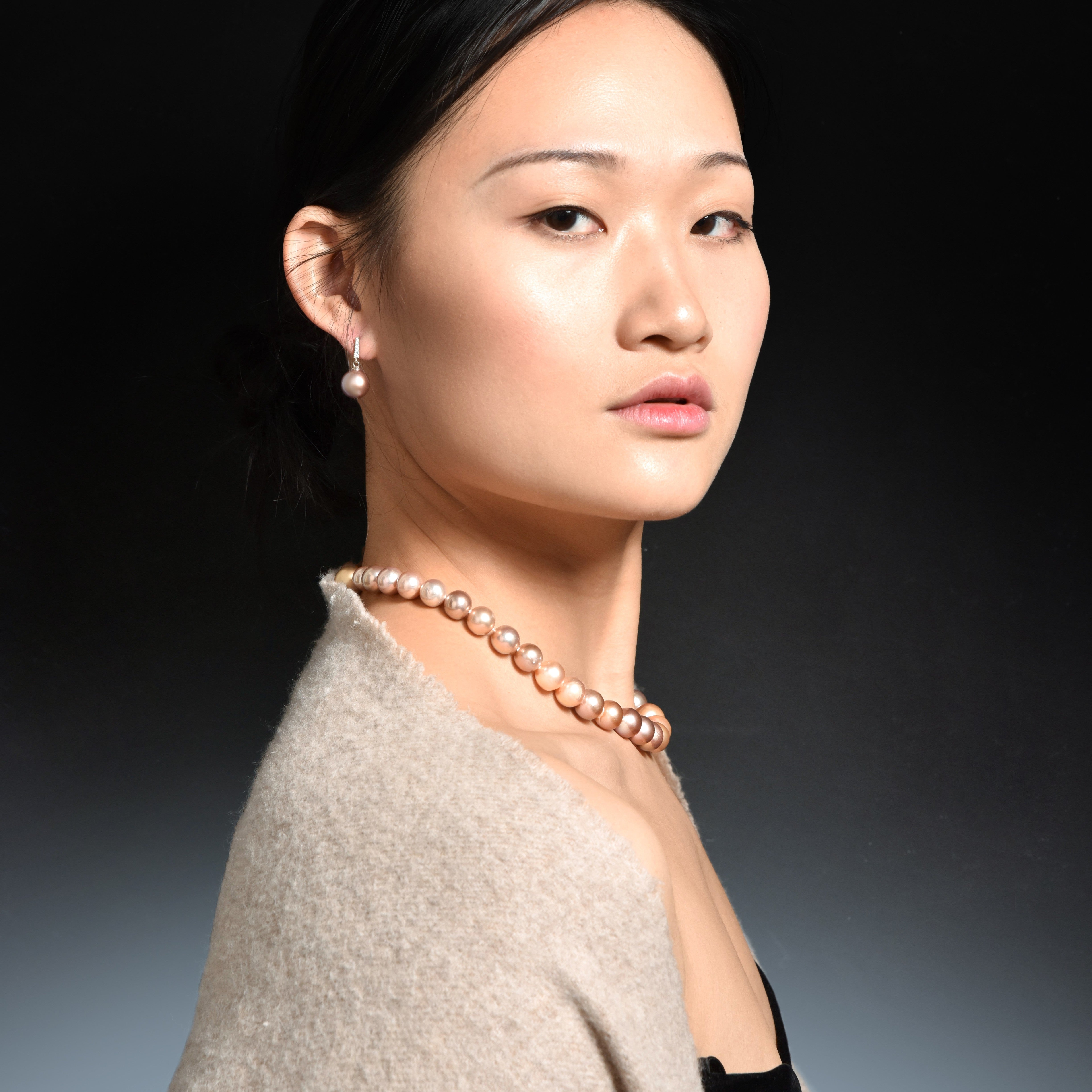Perles de sagesse : Pourquoi est-ce le moment idéal pour les bijoux en perles ?
