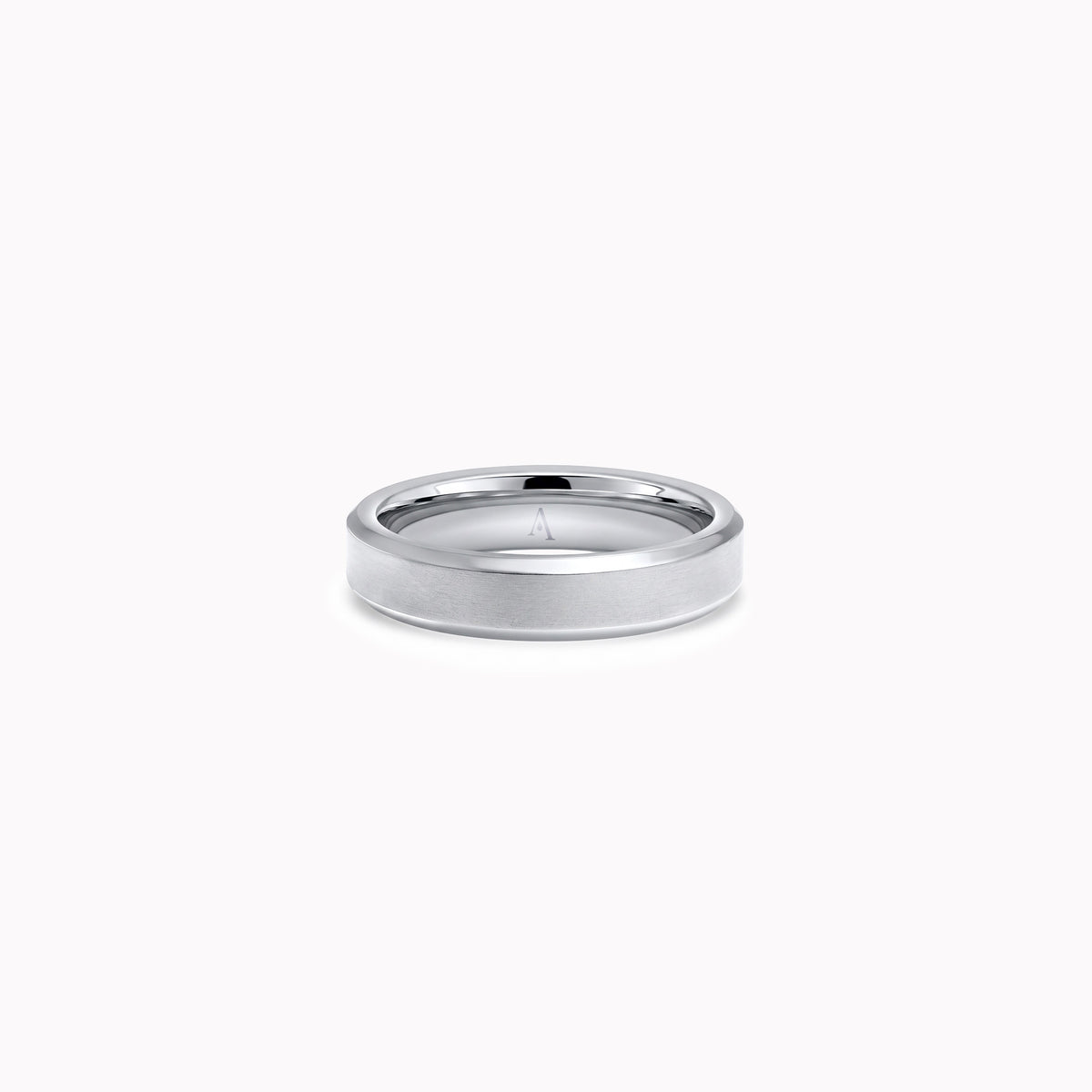 The Bevelled Edges – 18k white gold
