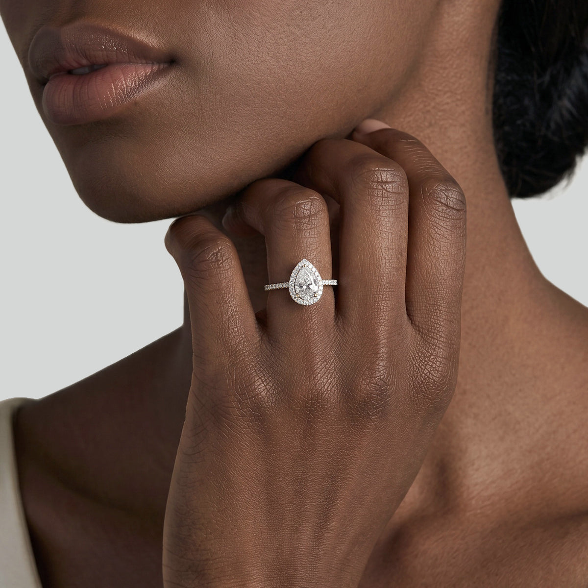 Infinite Tear of Joy 1.00 carat - or jaune 18k