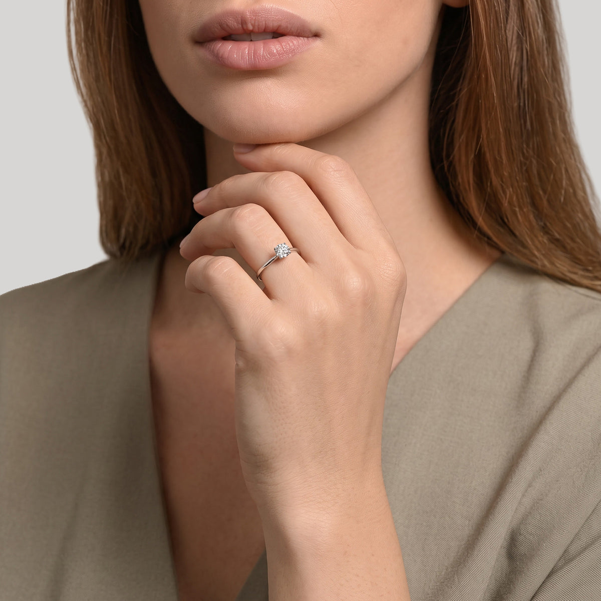 The V-Shape M – 0.30 ct – 18k white gold
