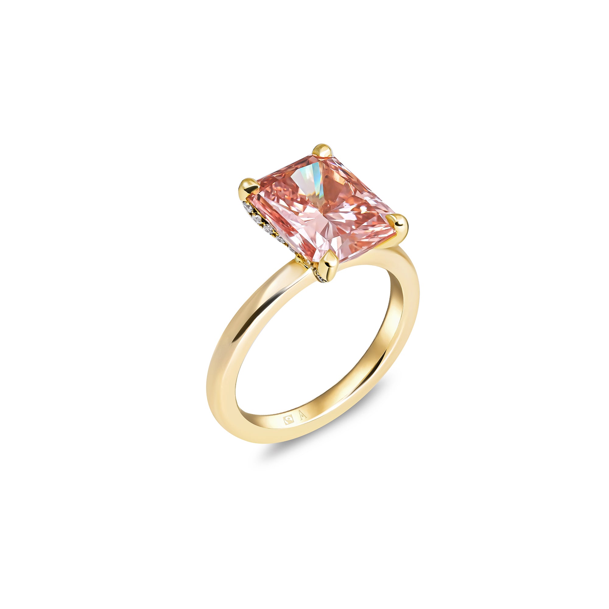Little Dove - Pink Radiant 2.00 carats - or jaune 18k – Solitaire en or 18k – porté en situation