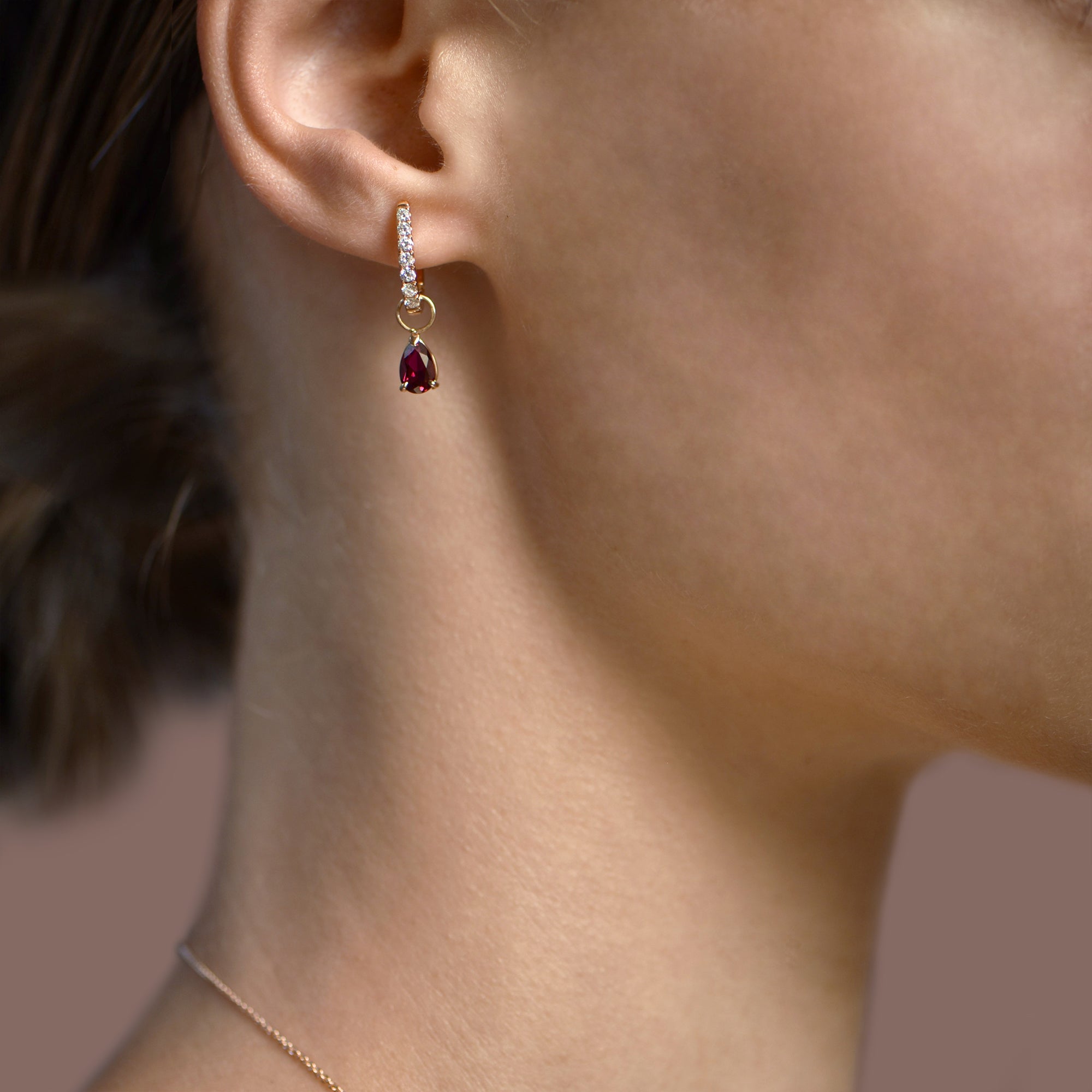 Earring The Little Tear of Joy Ruby - red gold 18k – Earrings gold 18k – Front view