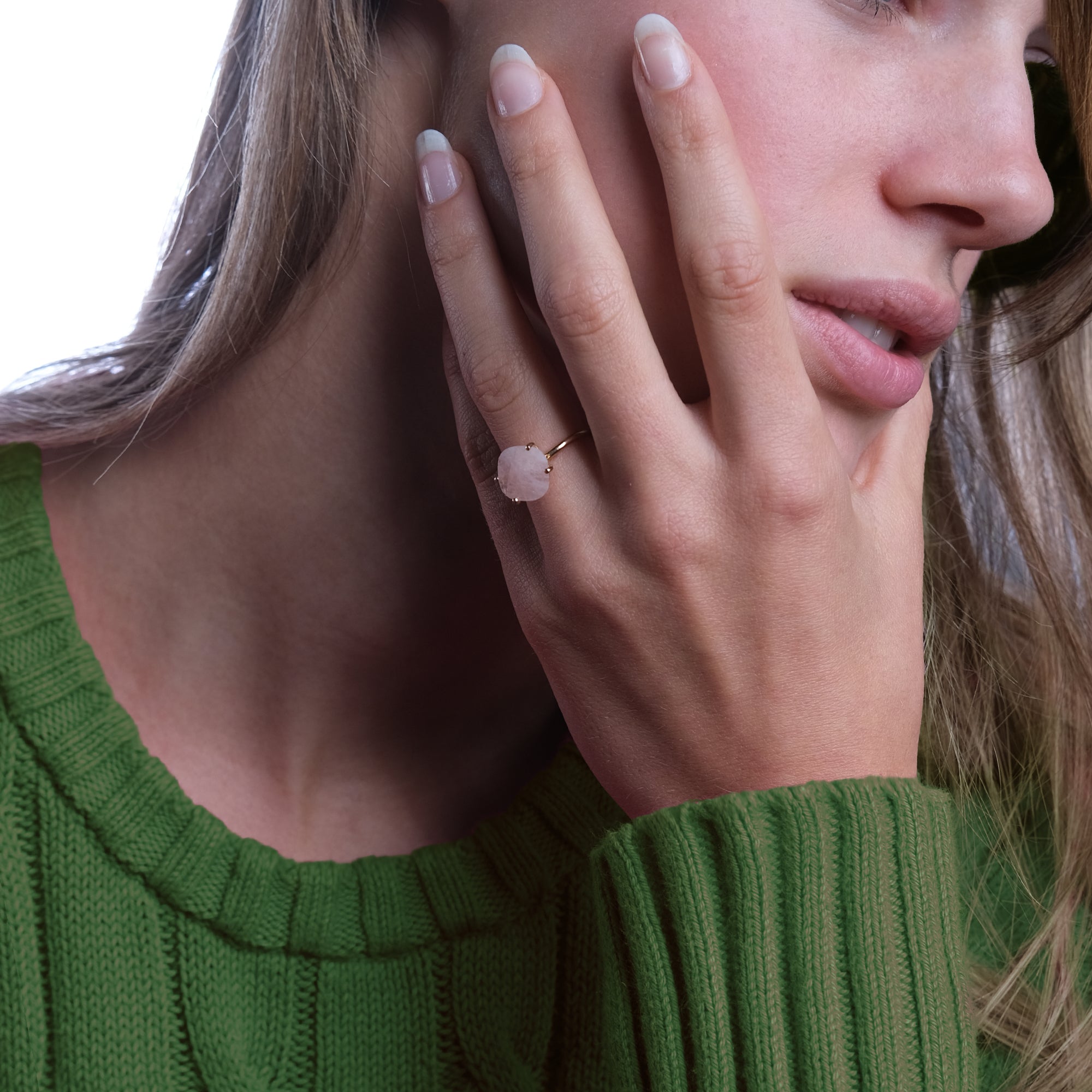 Bague Morganite AA-229 - or jaune 18k – Bague en or 18k – porté de face