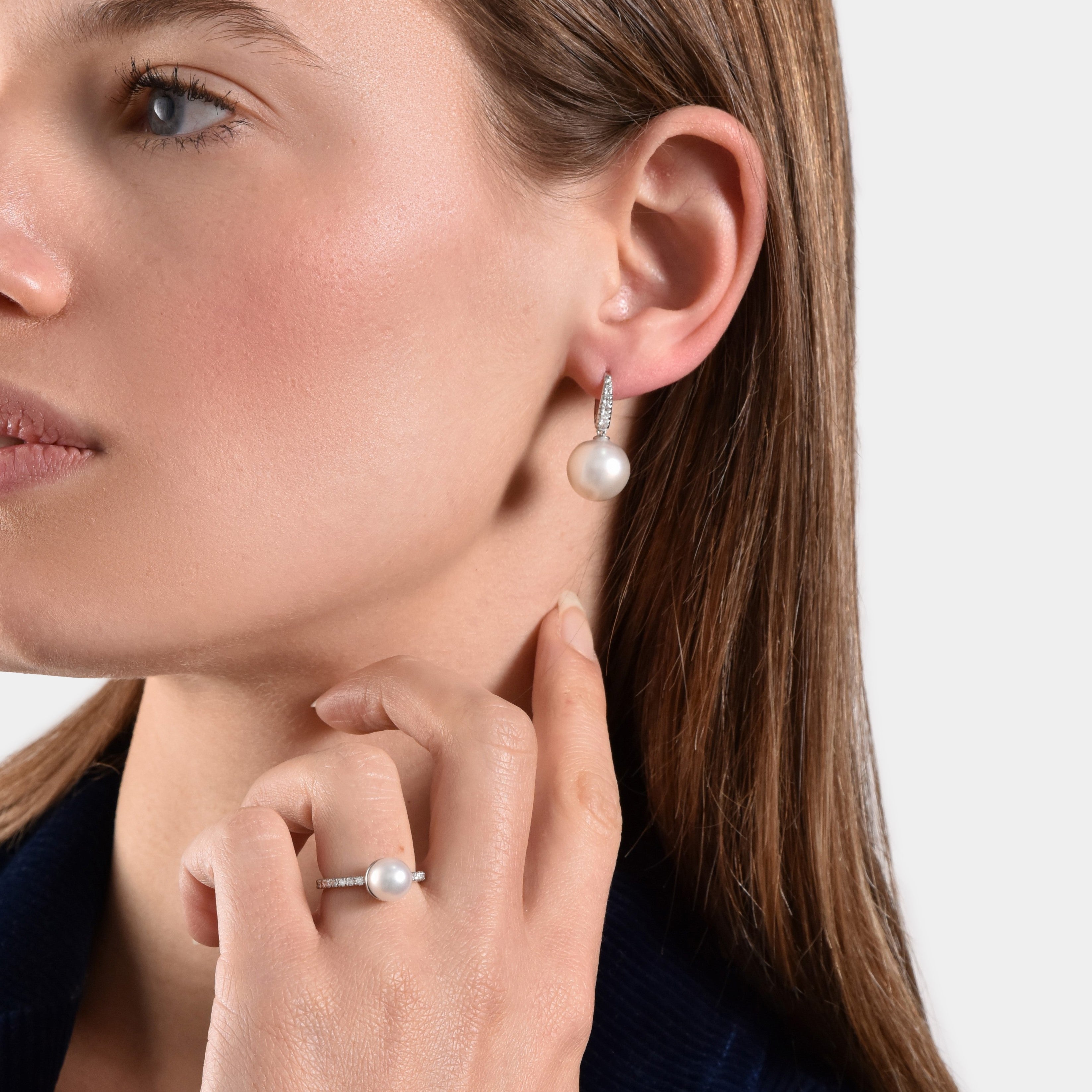 Boucles d'oreilles avec Perles - or blanc 18k – Boucle d'oreilles en or 18k – porté en situation