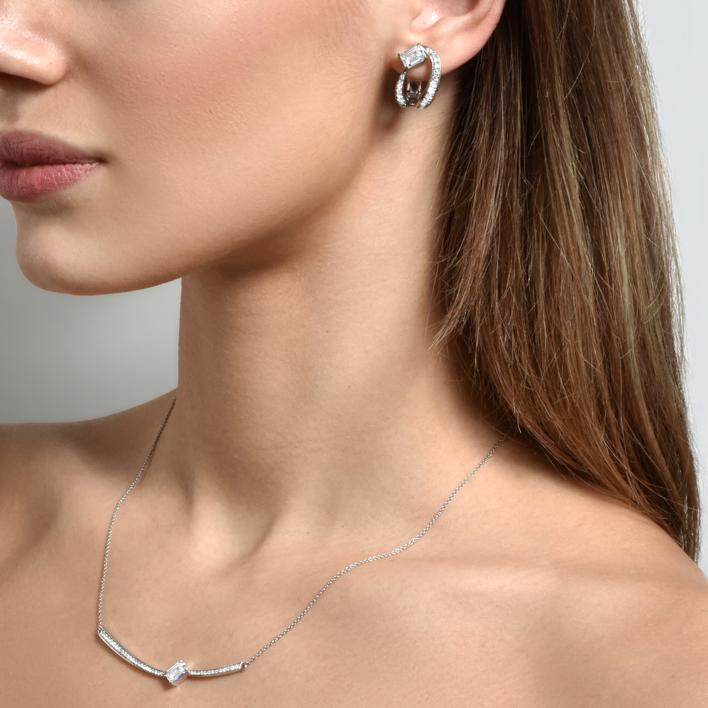 ISG earring with diamonds