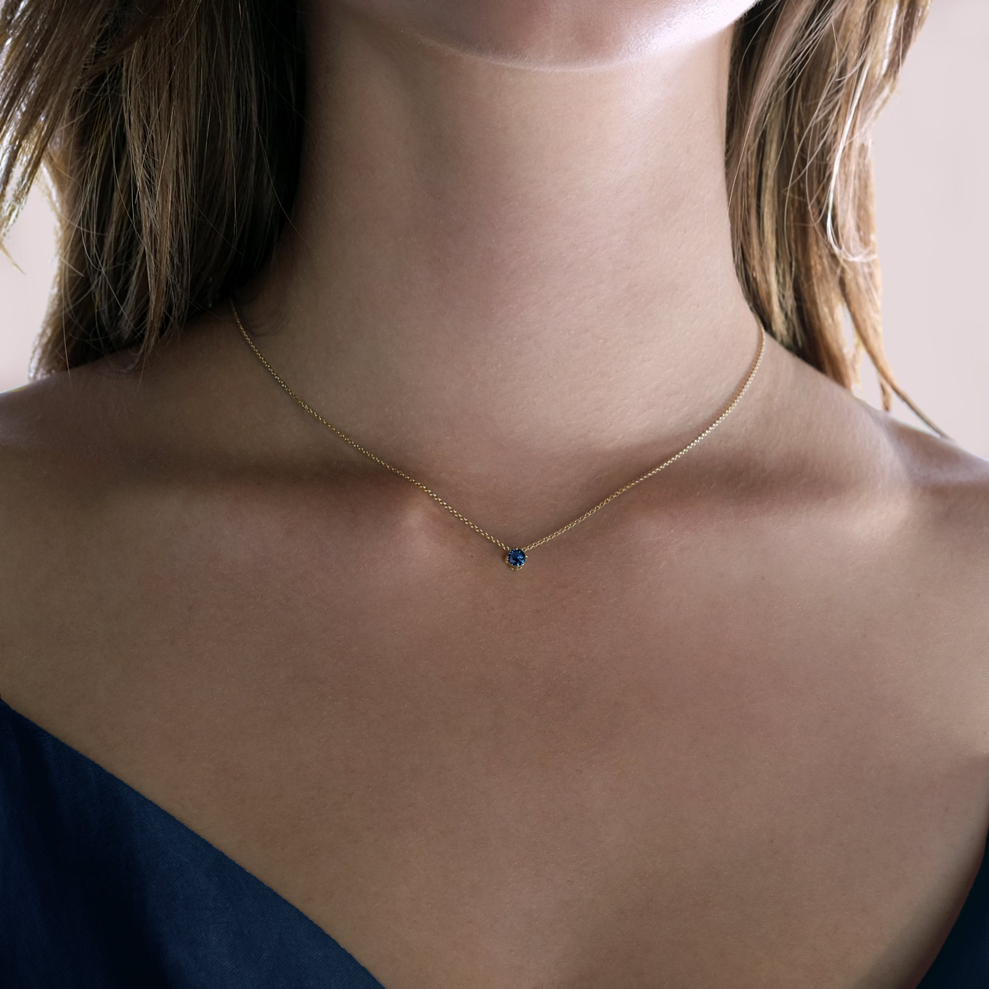 Collier Solitaire saphir bleu - or jaune 18k - AGUADEORO