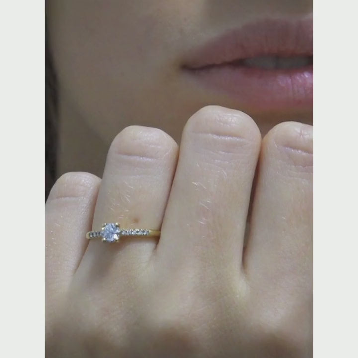 The Fancy V-shape M 0.30 carats - or jaune 18k – Solitaire en or 18k – vue de profil