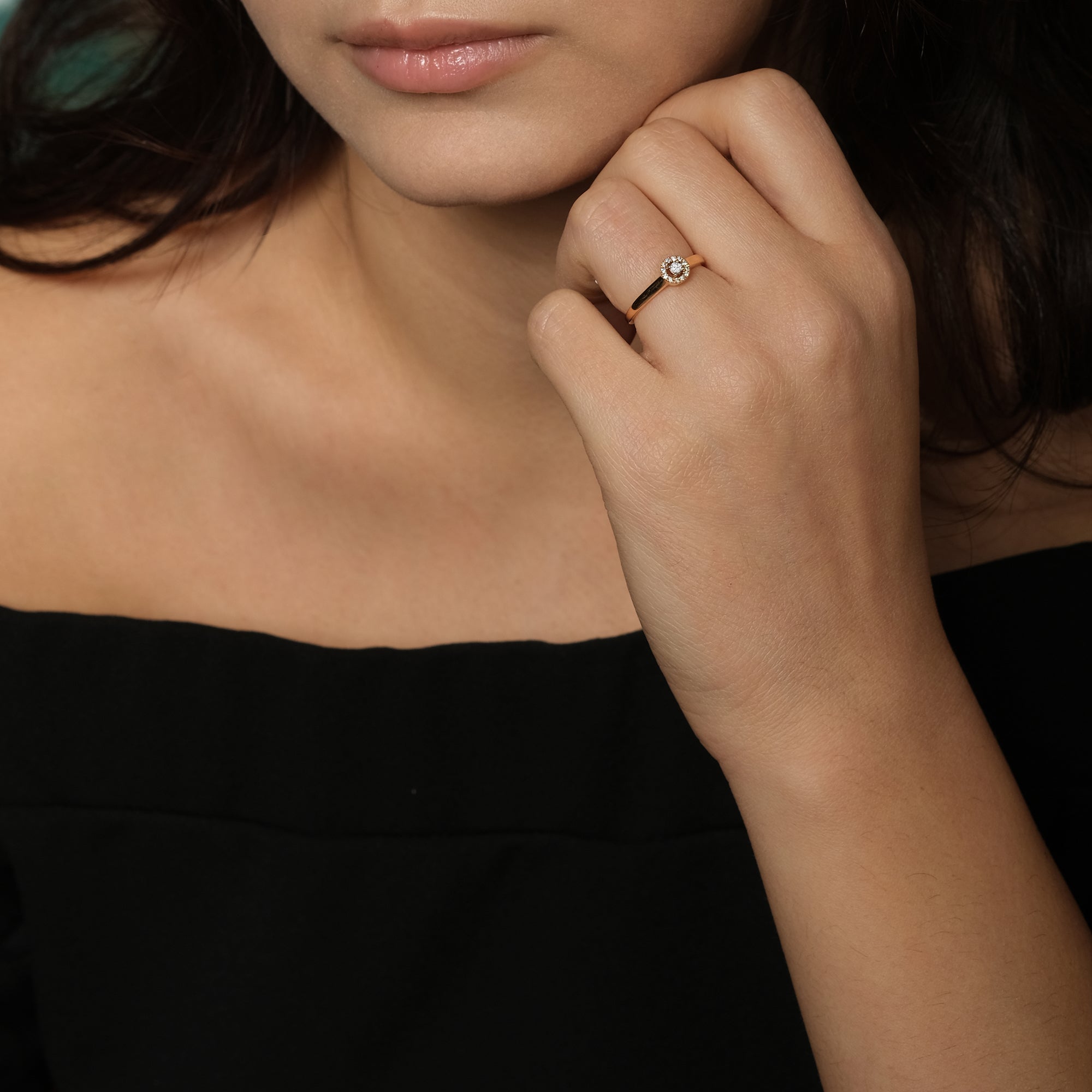 Bague AA-296- or rouge 18k – Bague en or 18k – détail porté
