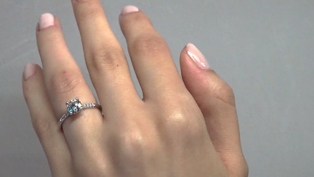 The Fancy V-shape 1.00 carats - or jaune 18k – Solitaire en or 18k – vue de profil