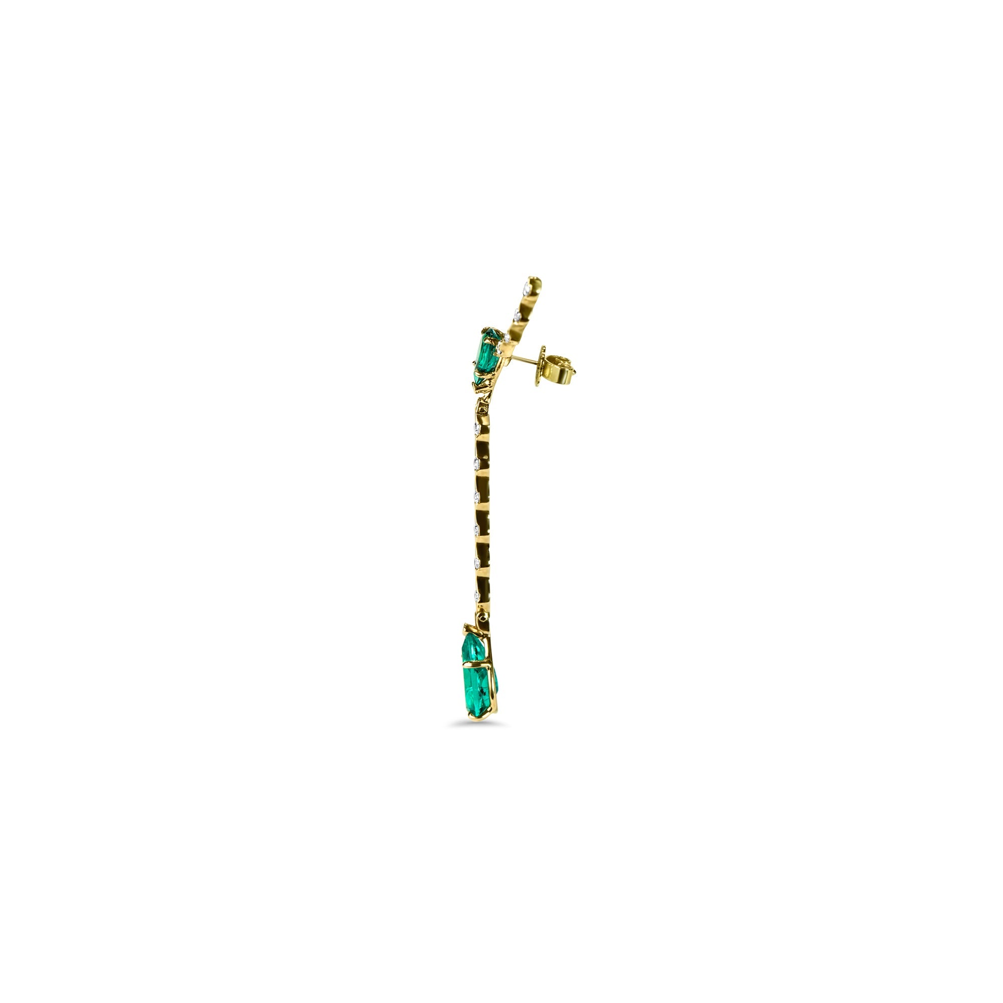 Boucles d'oreilles The Amazonian Green Leaves - or jaune 18k – Boucle d'oreilles en or 18k – porté de face