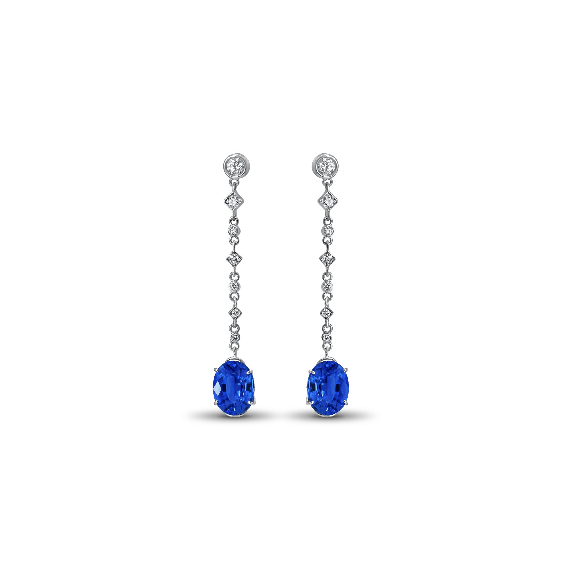 Boucles d'oreilles Blue Lagoon Sapphire - or blanc 18k – Boucle d'oreilles en or 18k avec saphir – vue produit