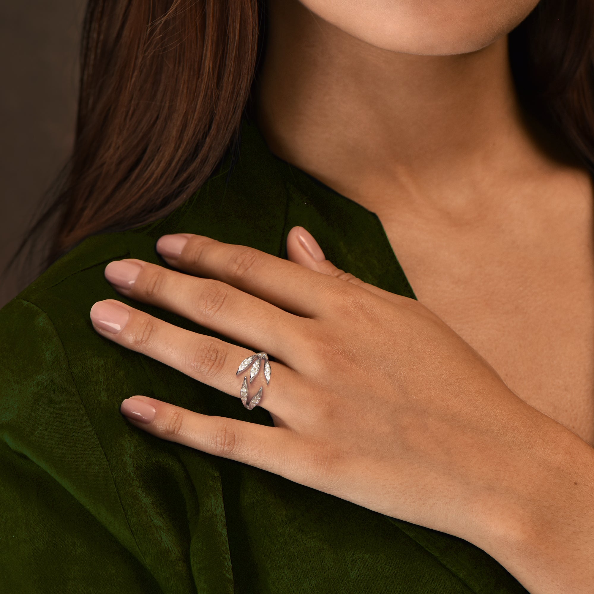 The Little White Leaves - or blanc 18k – Bague en or 18k – vue de profil