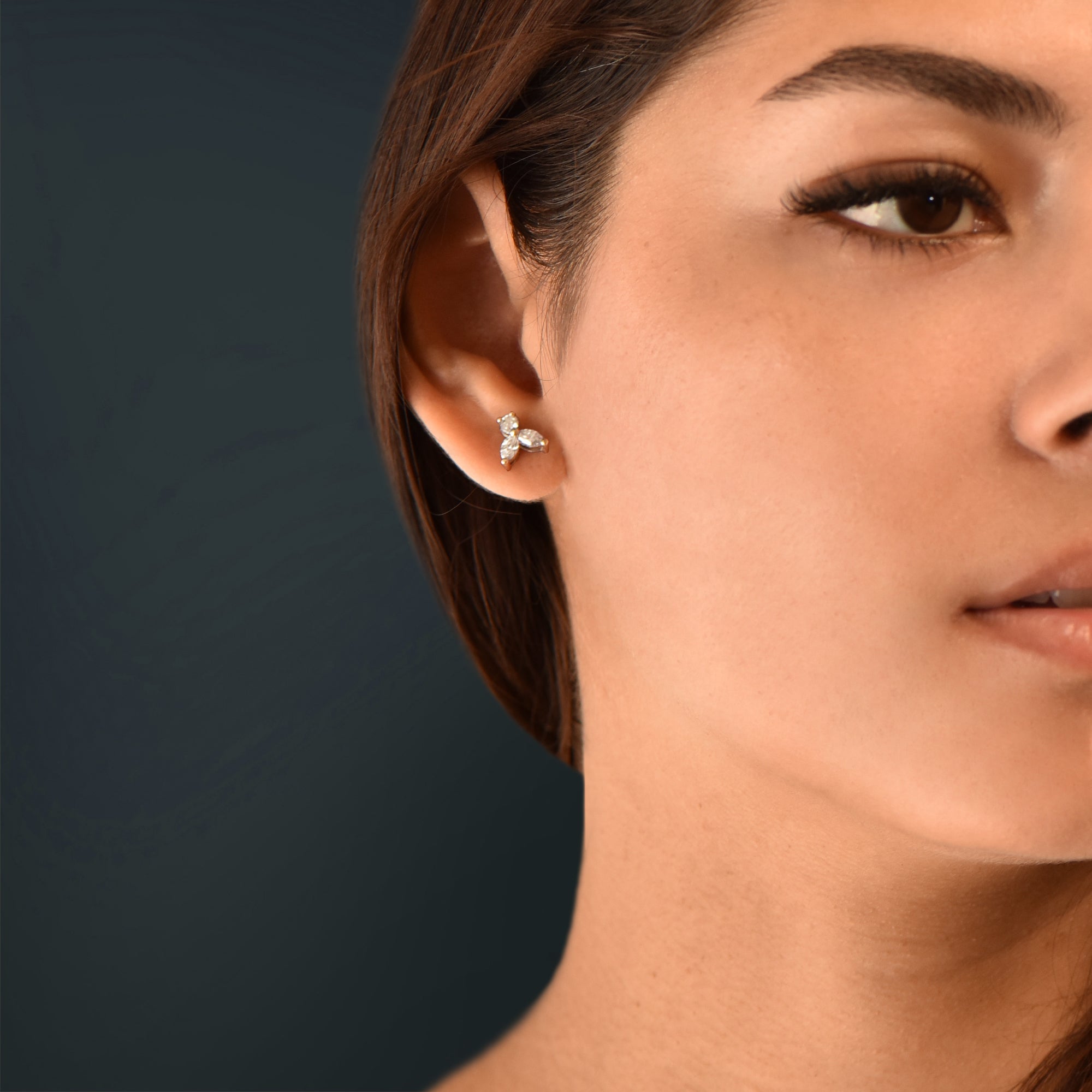 Earring Little Bee 1.00 carats - red gold 18k – Earrings gold 18k – Side view
