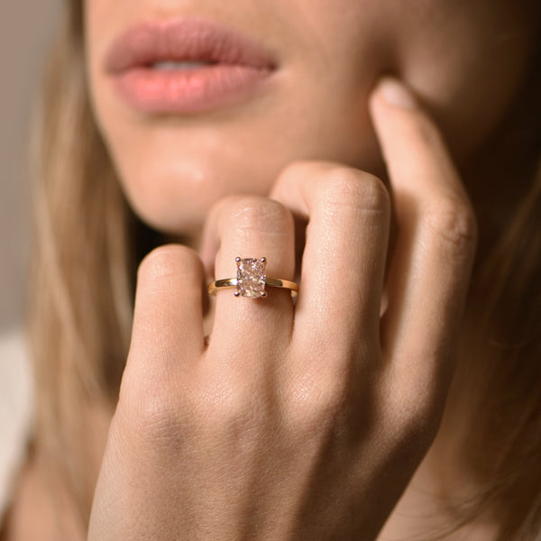 18 ou 14 carats : pourquoi votre bague de fiançailles n’est jamais en or 24 carats ?