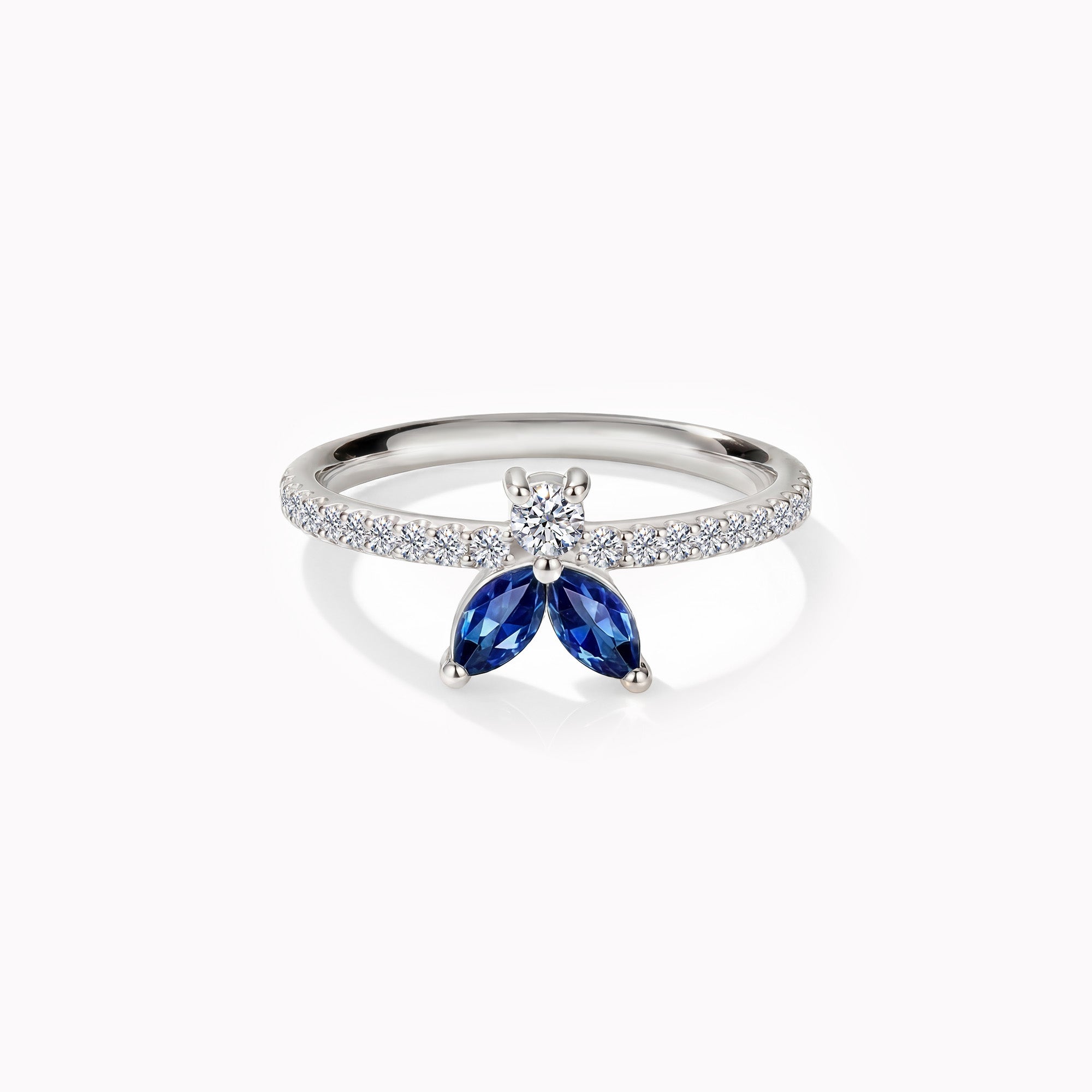 The Fancy Little Bee Saphir bleu - or blanc 18k