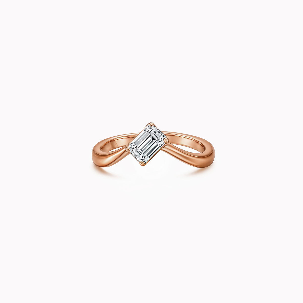 The Little Ice Skating Girl 0.65 carat - or rouge 18k