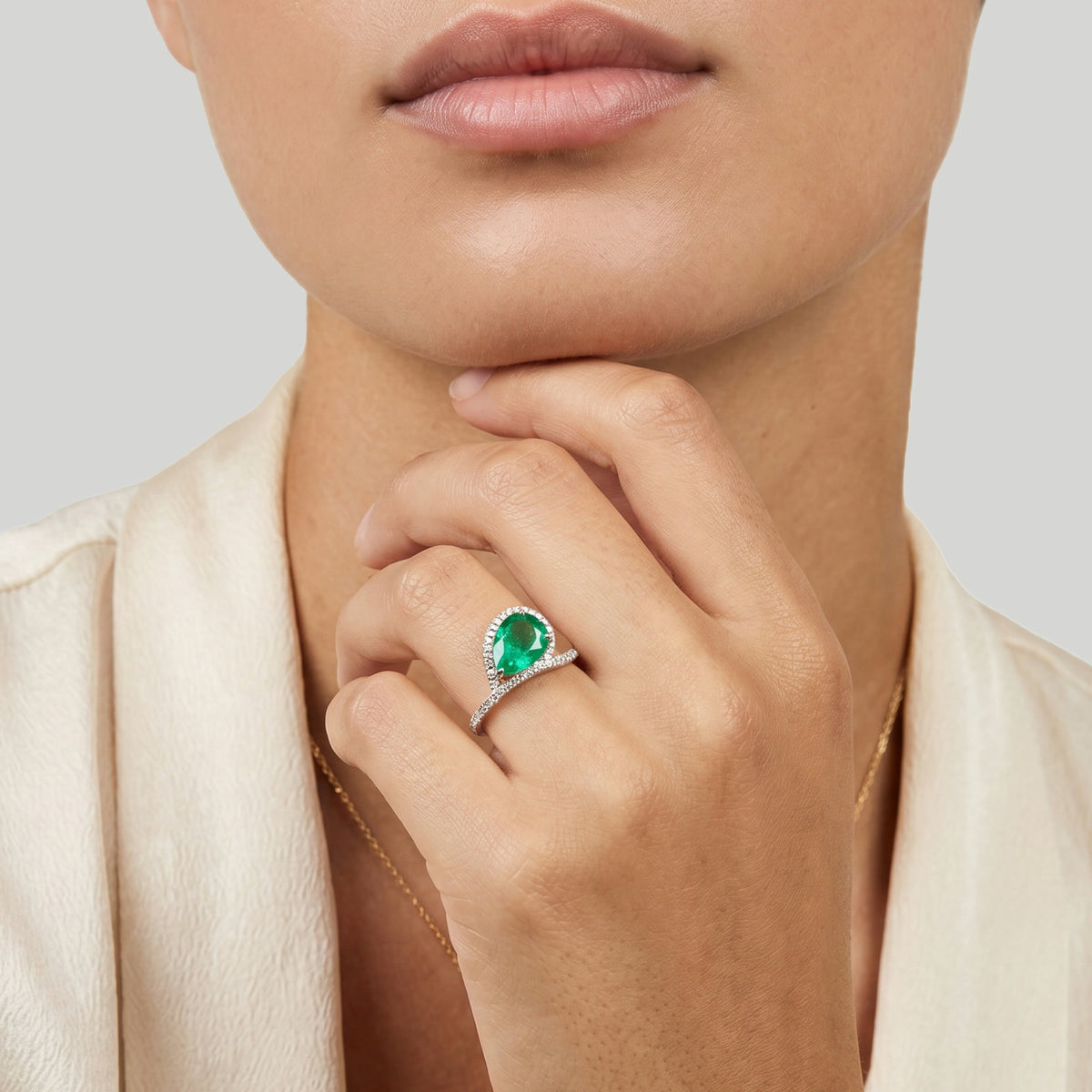 Majestic Wavy Green 2.00 carats - White Gold 18k