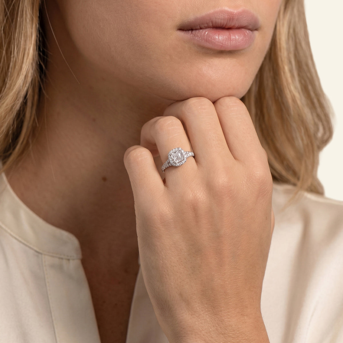 Miss Congeniality - 1.00 carat - or blanc 18k