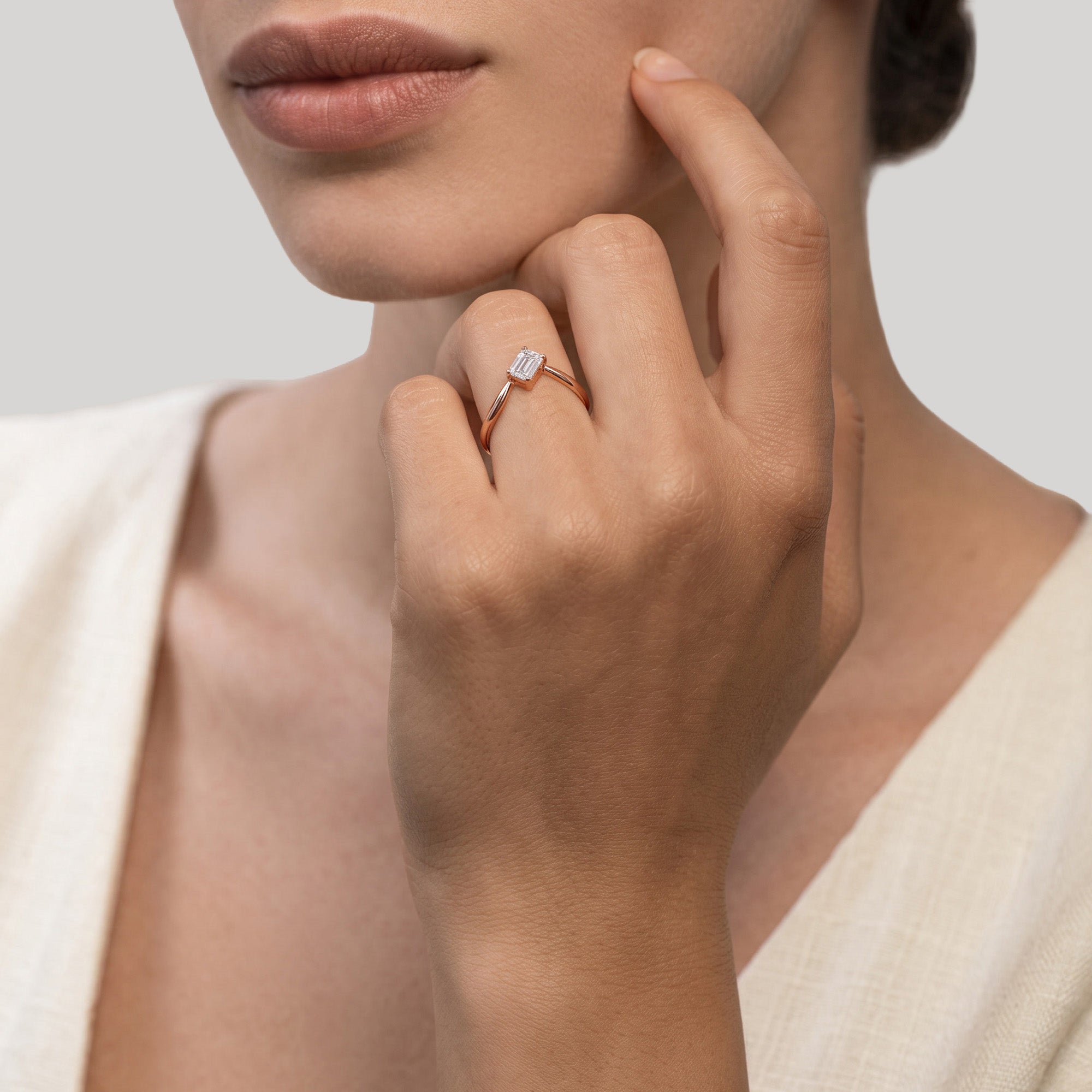The Little Ice Skating Girl 0.65 carat - or rouge 18k
