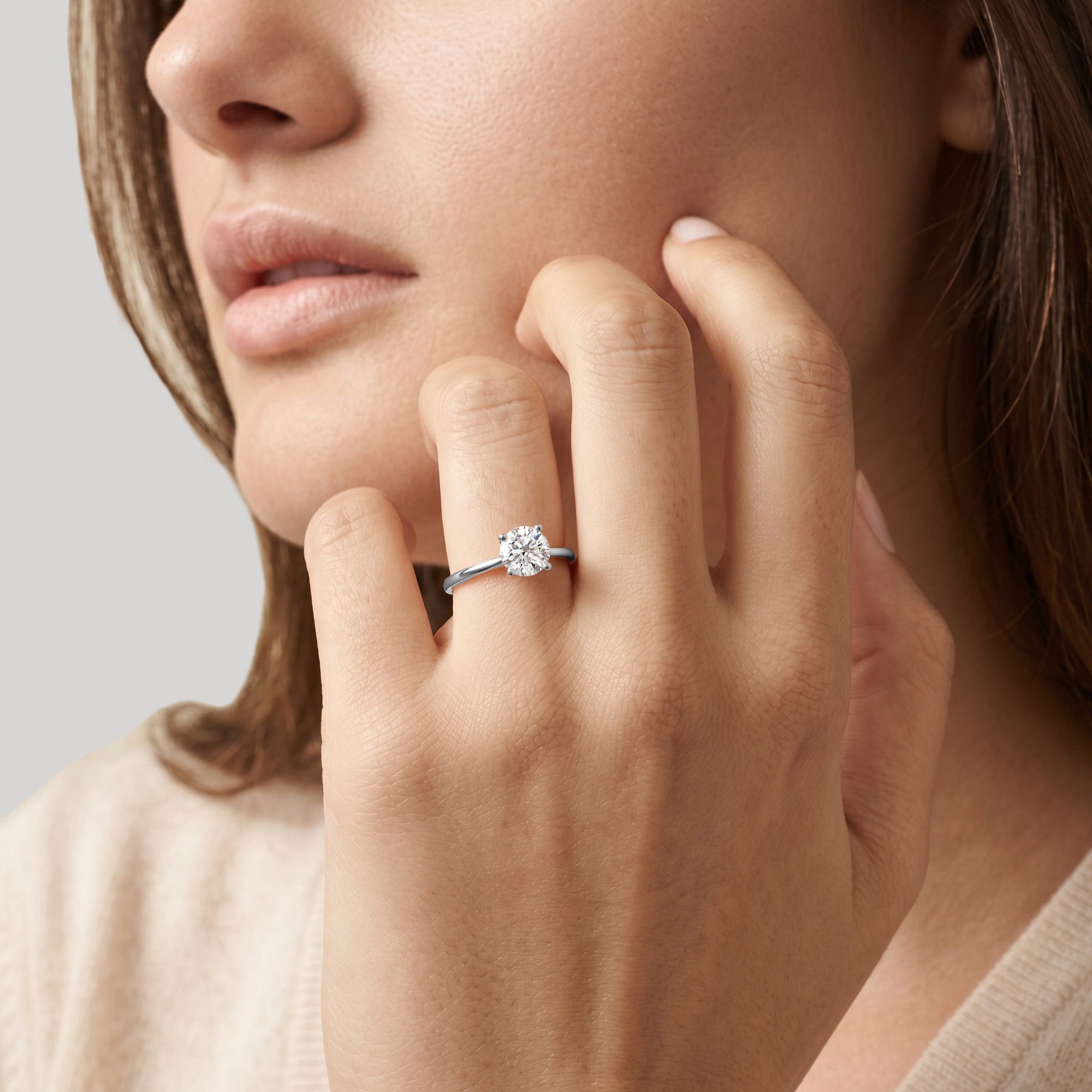 The V-Shape XL – 1.00 ct – 18k white gold
