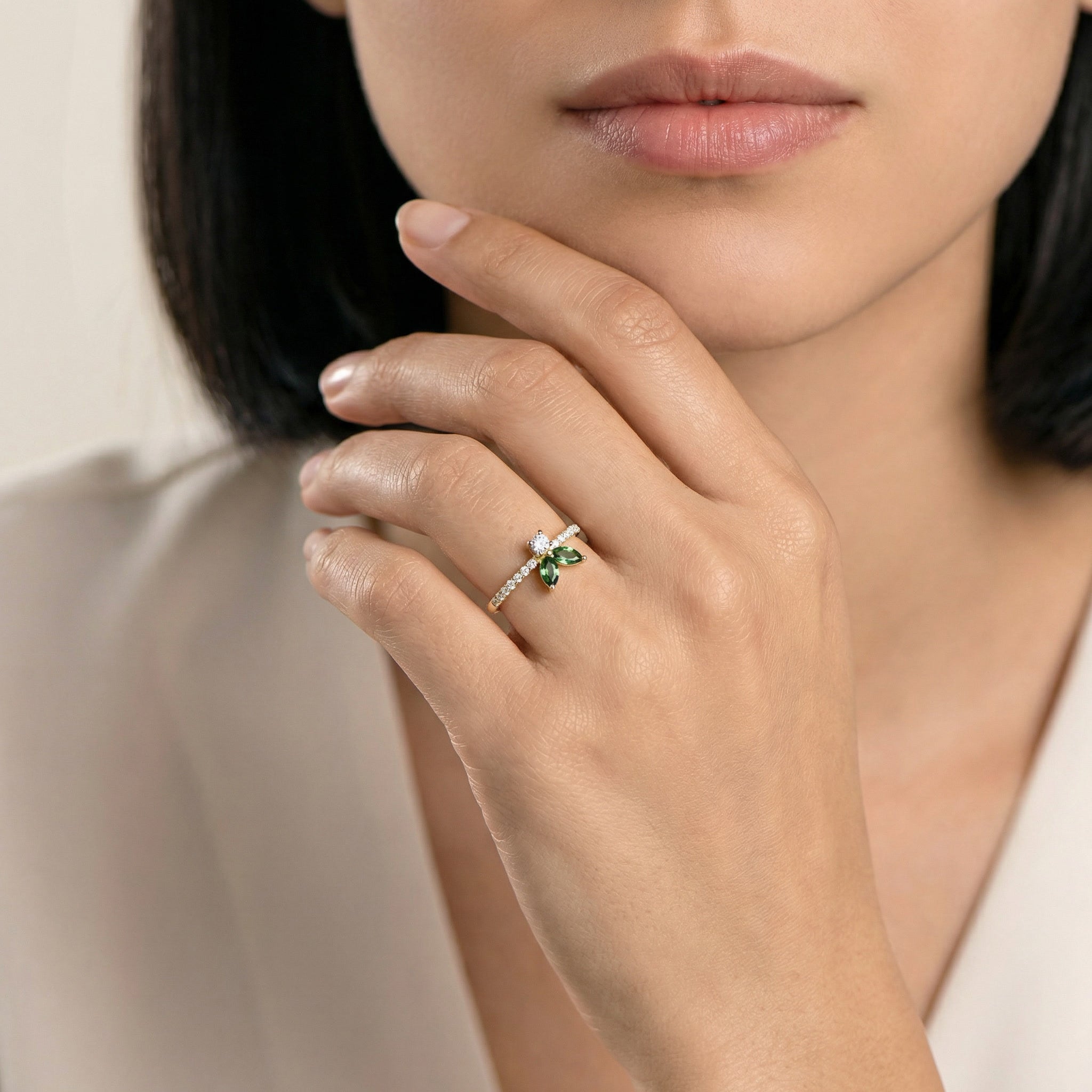 The Fancy Little Bee Tourmaline Vert antique - Yellow Gold 18k