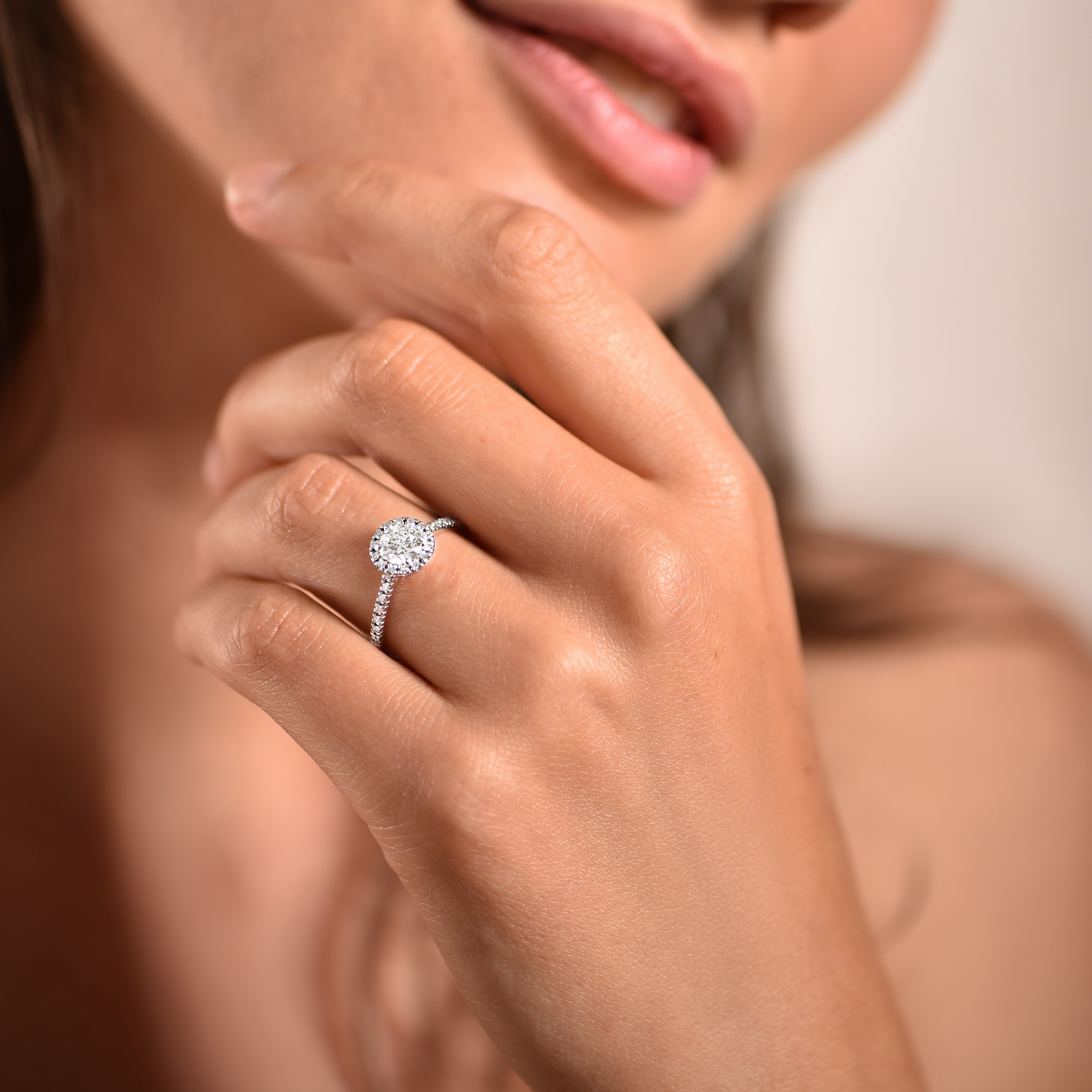 The Fancy Funkee Girl 0.75 carats - White Gold 18k