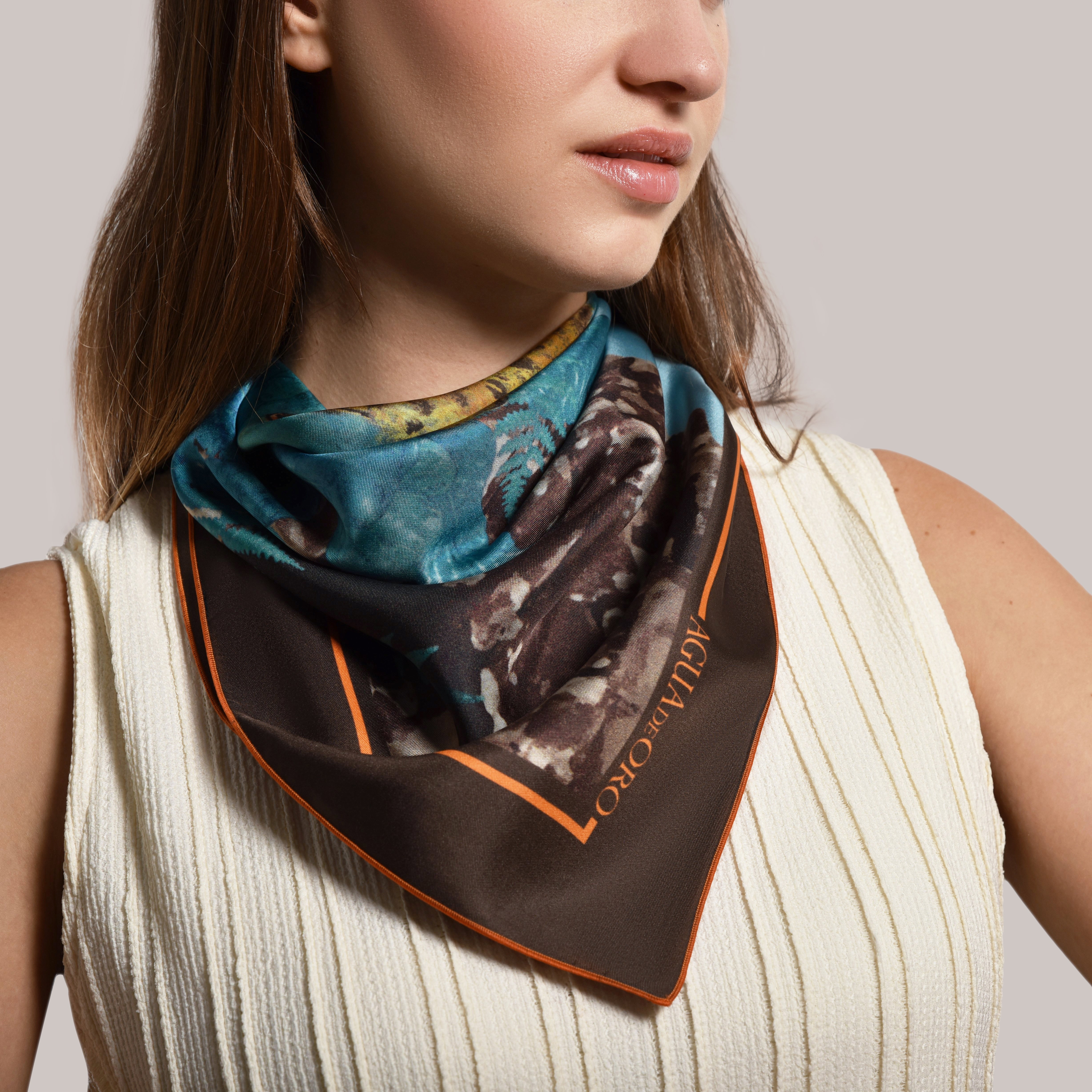 Foulard carré en soie : Marron - AGUADEORO