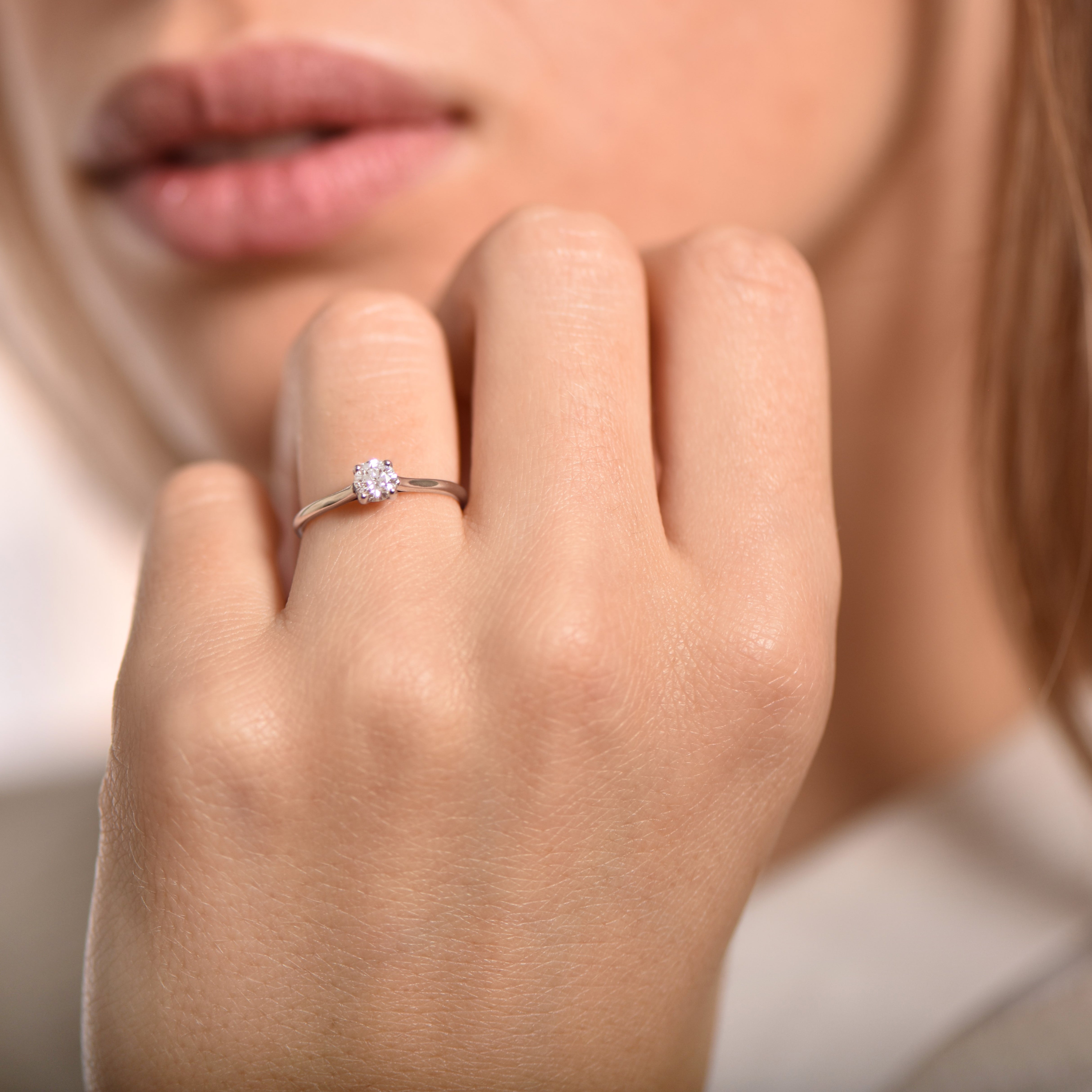 The V-Shape M 0.30 carats - platine 950 - AGUADEORO
