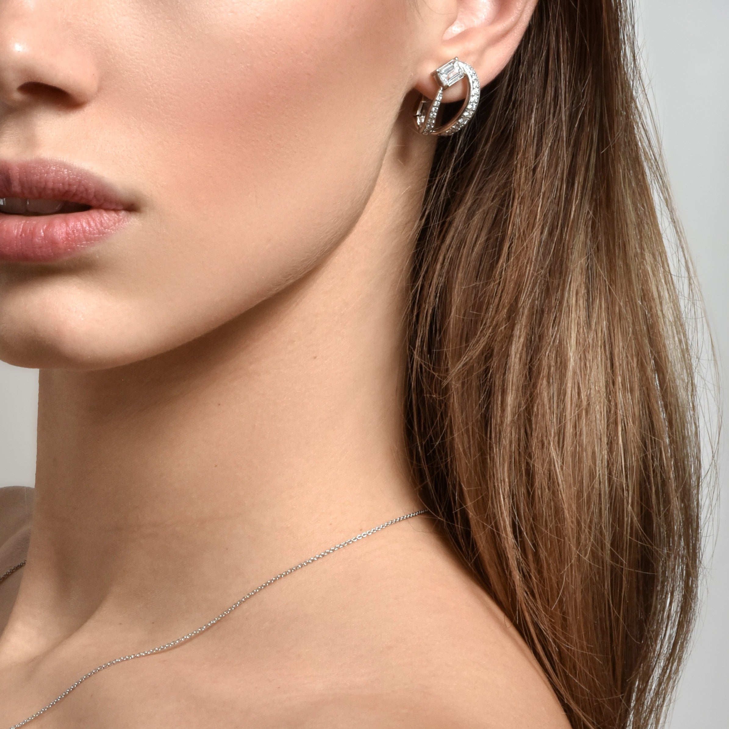 ISG earring with diamonds