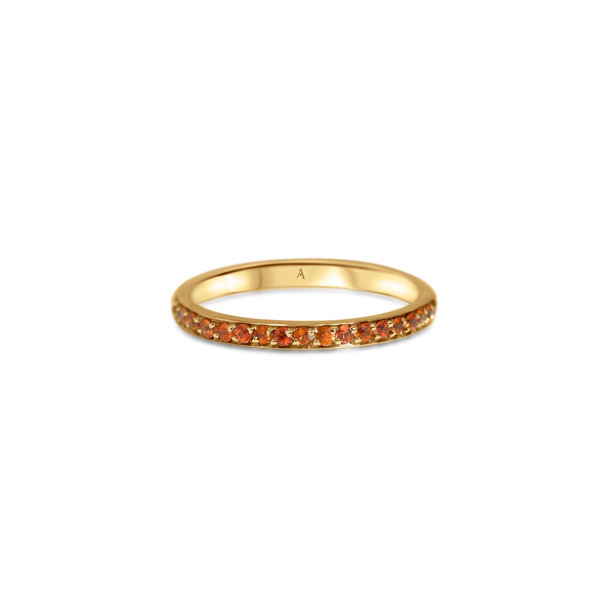 Bague Mémoire Rainbow Orange entièrement sertie d'environ 40 saphirs oranges Linea Verde. La largeur de la bague est de 2mm. 